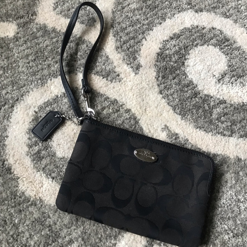 Coach wristlet wallet
